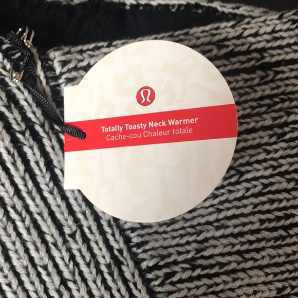 NWT Lululemon Black Totally Toasty Neck Warmer - Picture 16 of 16